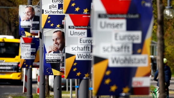 Az Eur�pai N�pp�rt n�metorsz�gi plak�tjai. Fot�: Reuters